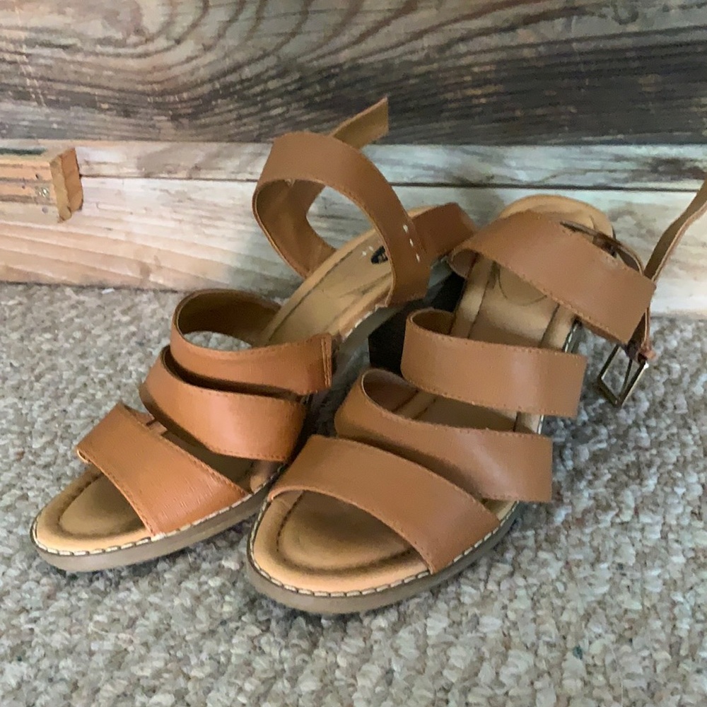 Tan Dr Scholls heels